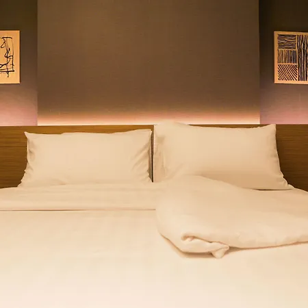 Moonstar Cebu Capsule Hotel-3